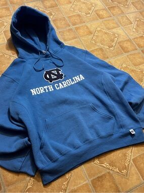 Vintage Russell Athletic North Carolina Tar Heels Hoodie - Size Large